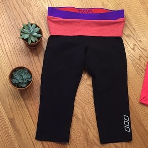Lorna Jane Cropped Leggings